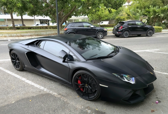 Lamborghini Aventador LP700-4