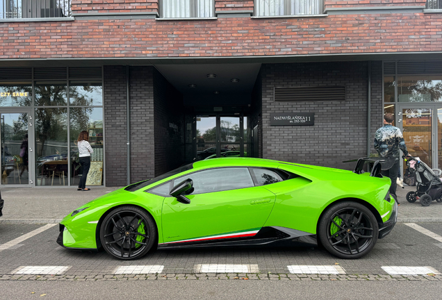 Lamborghini Huracán LP640-4 Performante