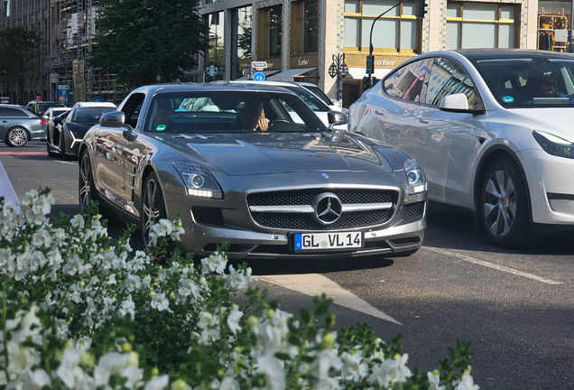 Mercedes-Benz SLS AMG