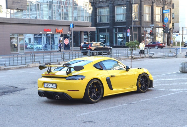 Porsche 718 Cayman GT4 RS Weissach Package
