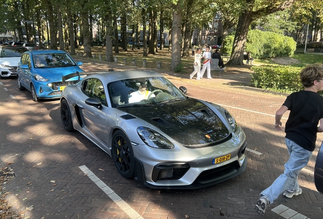 Porsche 718 Cayman GT4 RS Weissach Package