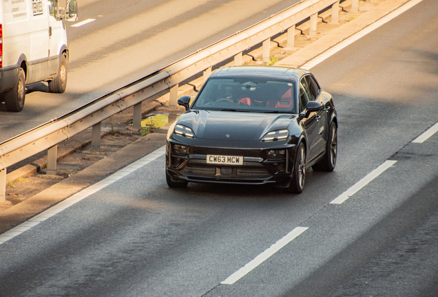 Porsche Macan EV Turbo