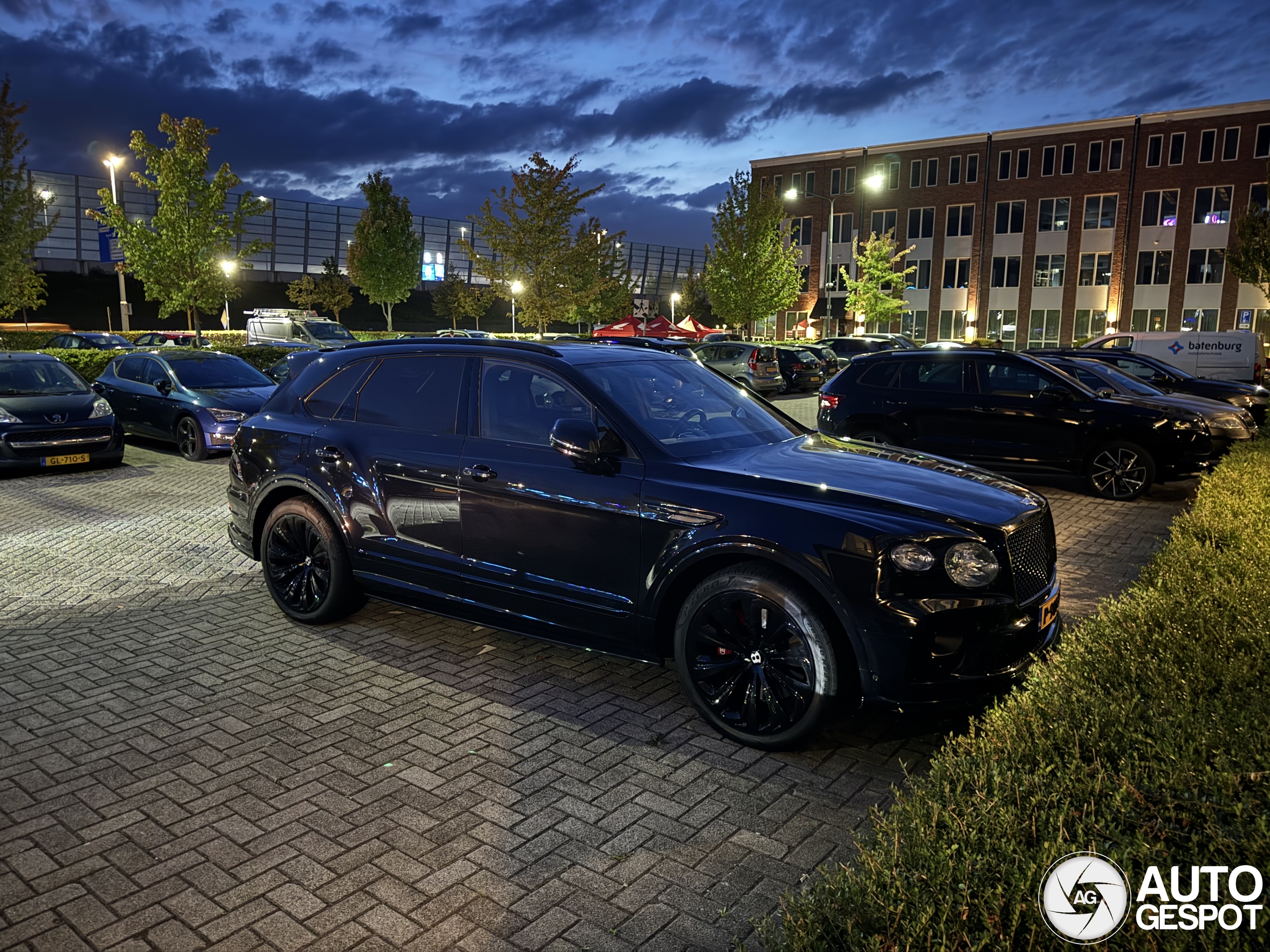 Bentley Bentayga Hybrid 2021