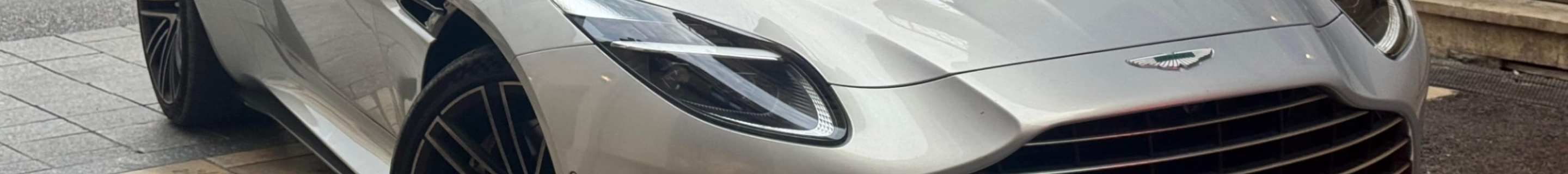 Aston Martin DB12 Volante