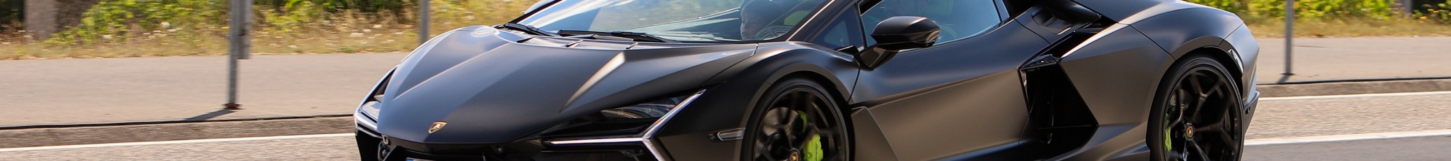 Lamborghini Revuelto