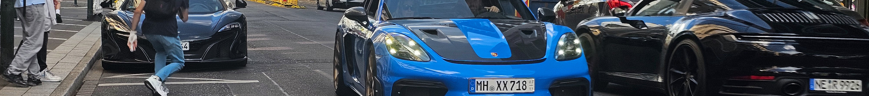 Porsche 718 Cayman GT4 RS Weissach Package