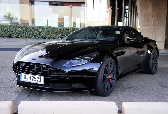 Aston Martin DB11 V8 Volante