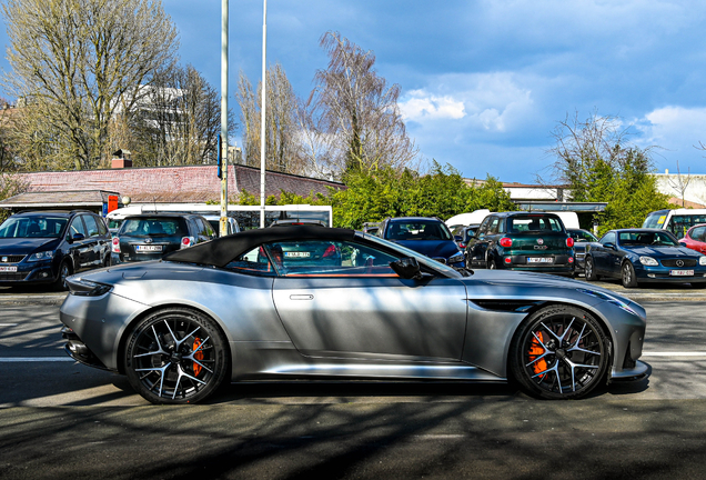 Aston Martin DB12 Volante