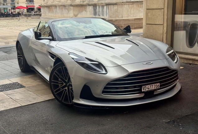 Aston Martin DB12 Volante