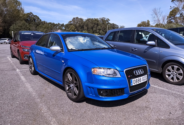 Audi RS4 Sedan