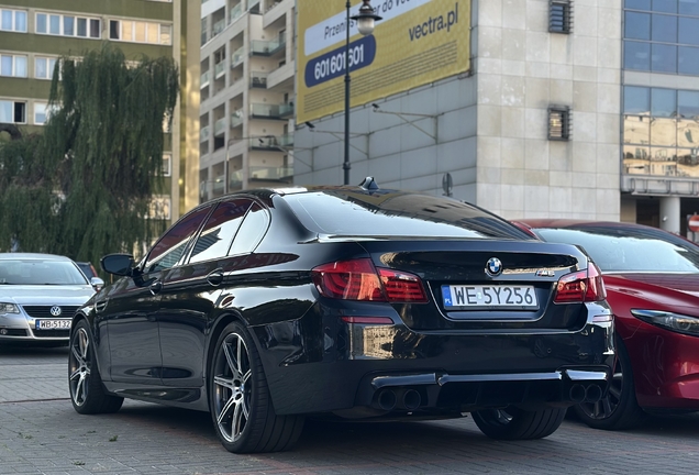 BMW M5 F10 2011