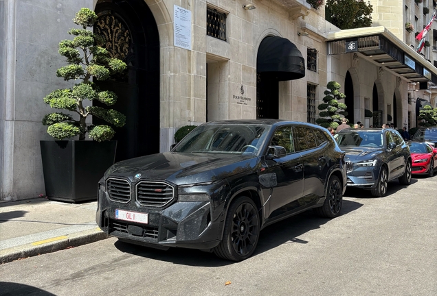 BMW XM G09 Label Red