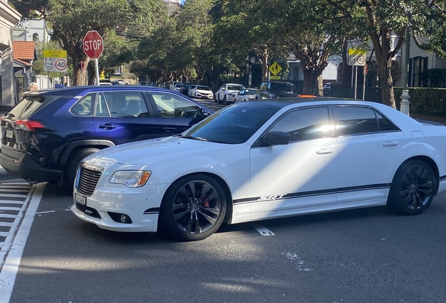 Chrysler 300C SRT8 2013