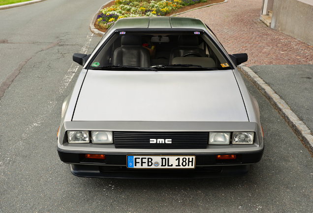 DeLorean DMC-12