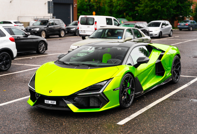 Lamborghini Revuelto