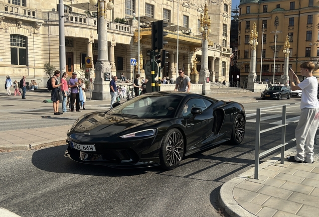 McLaren GT
