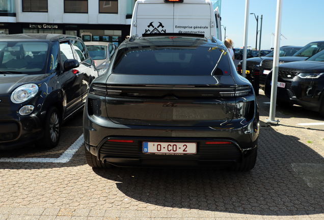 Porsche Macan EV Turbo
