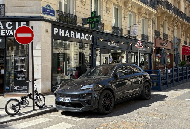 Porsche Macan EV Turbo