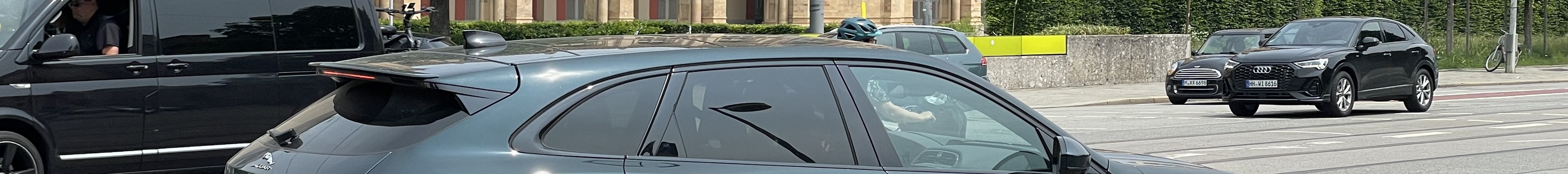 Jaguar F-PACE SVR