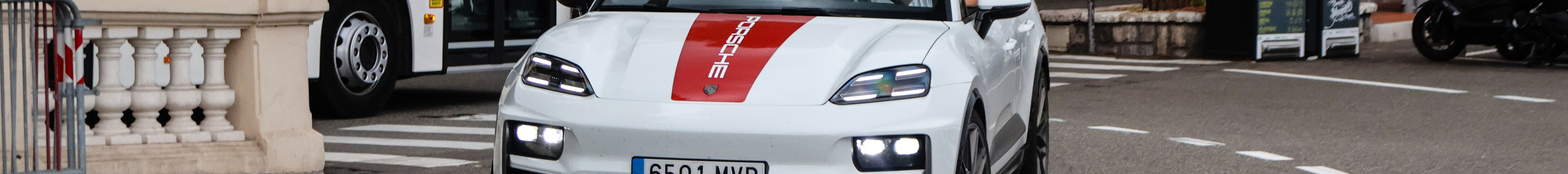 Porsche Macan EV Turbo
