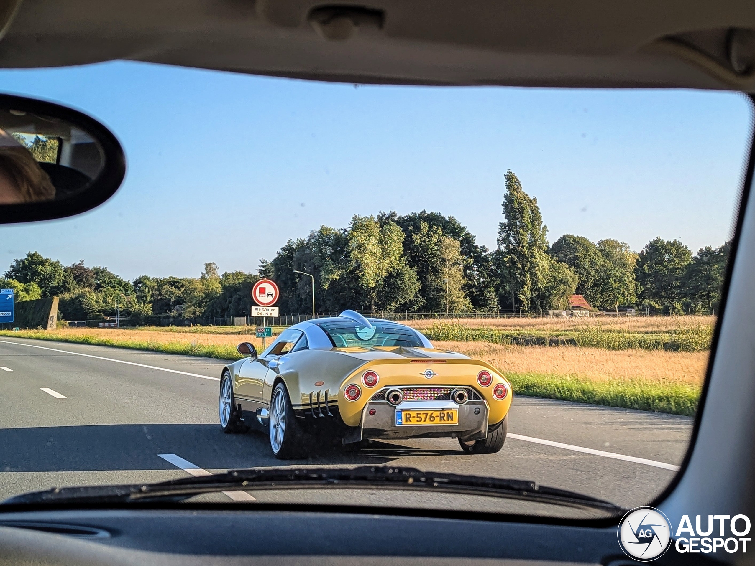 Exclusiever dan menig Bugatti: Spyker C8 Double 12S