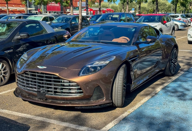 Aston Martin DB12