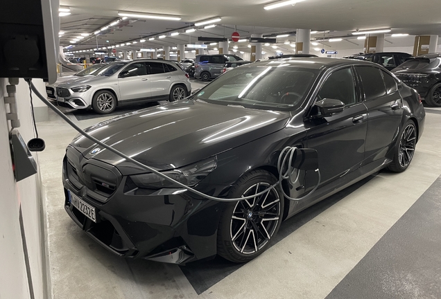 BMW M5 G90