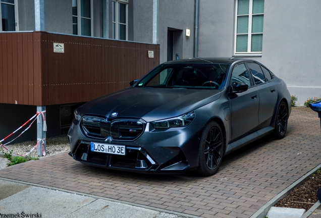 BMW M5 G90