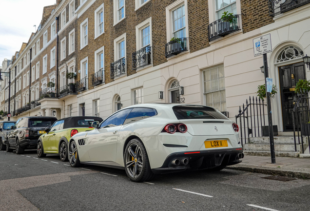 Ferrari GTC4Lusso