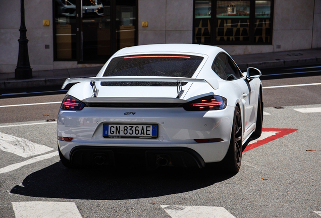 Porsche 718 Cayman GT4