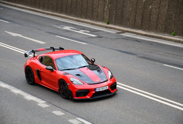 Porsche 718 Cayman GT4 RS Weissach Package