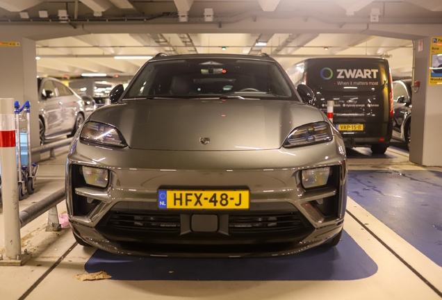 Porsche Macan EV Turbo