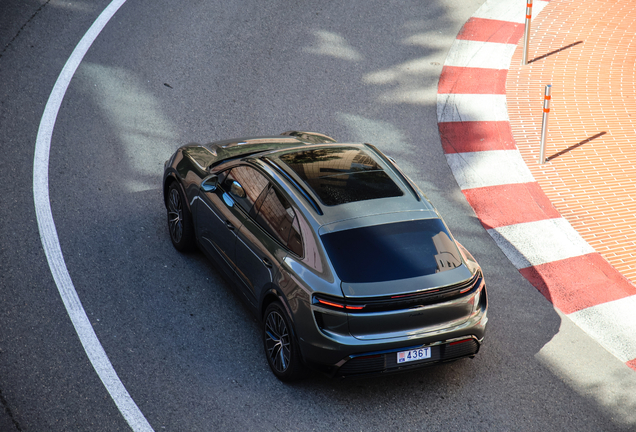 Porsche Macan EV Turbo