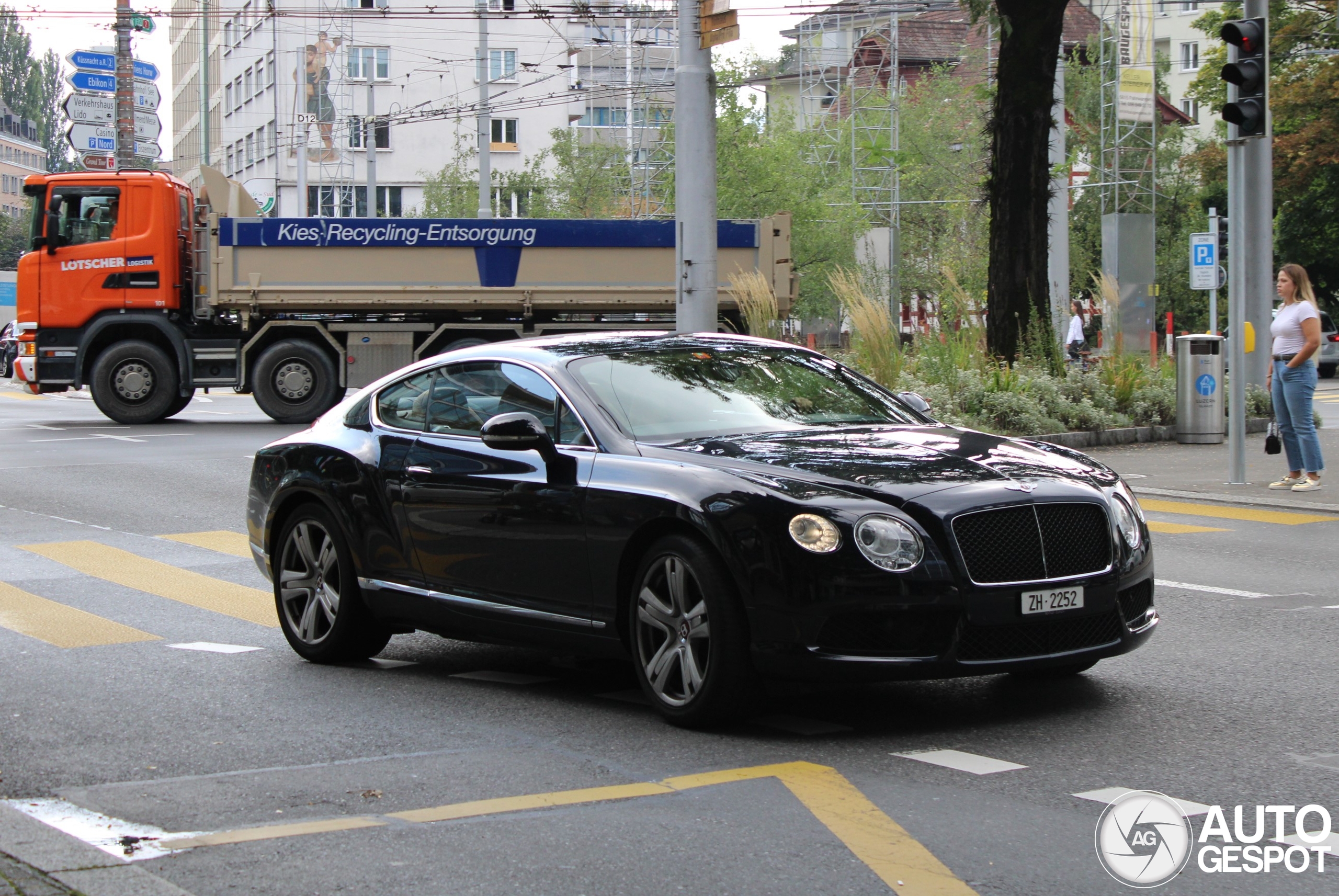 Bentley Continental GT V8