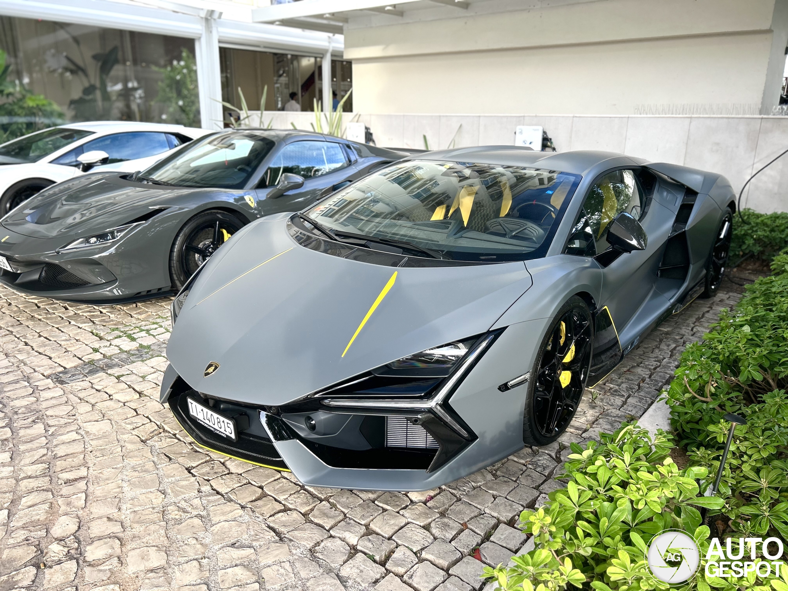 Lamborghini Revuelto