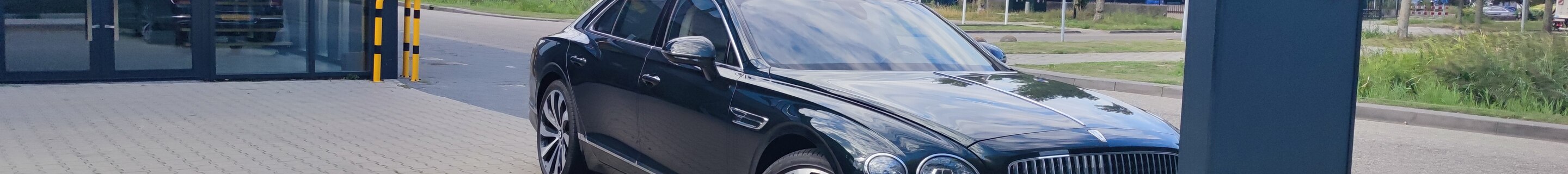 Bentley Flying Spur Hybrid Azure