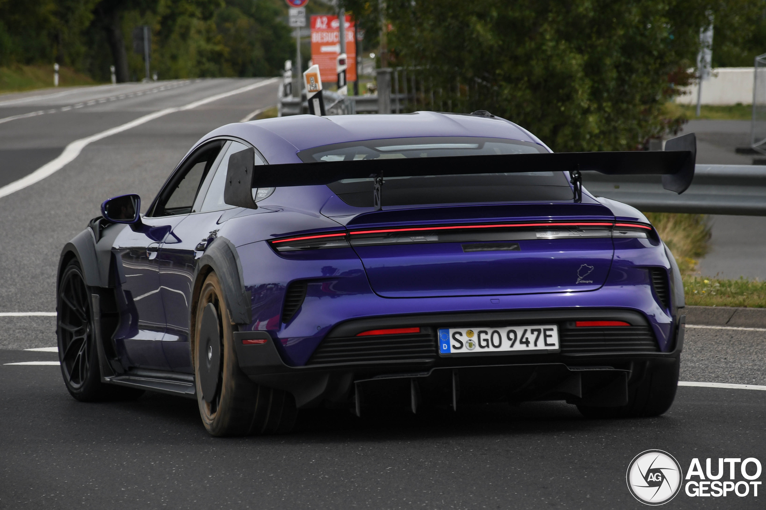 Manthey Racing ontwikkelt stoer pakket voor de Porsche Taycan Turbo GT