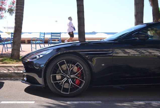 Aston Martin DB11