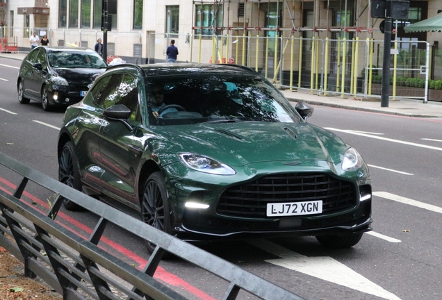 Aston Martin DBX707
