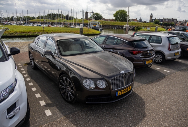 Bentley Flying Spur V8
