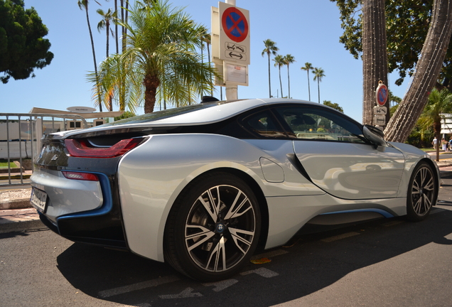 BMW i8
