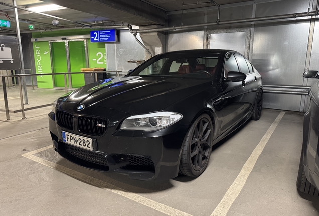BMW M5 F10 2011