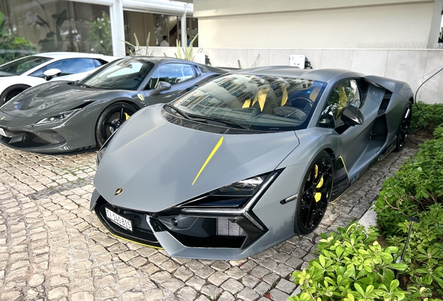 Lamborghini Revuelto
