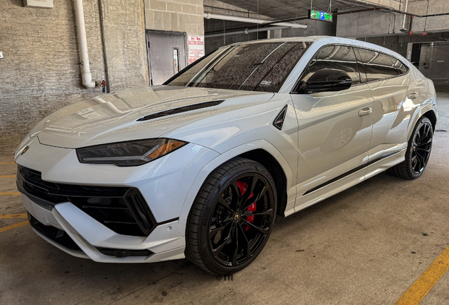Lamborghini Urus S