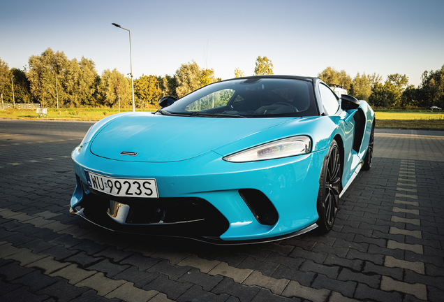 McLaren GT