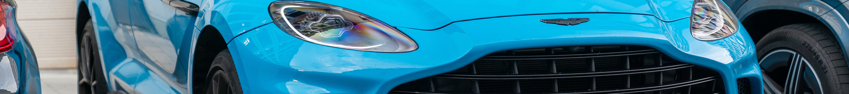 Aston Martin DBX707