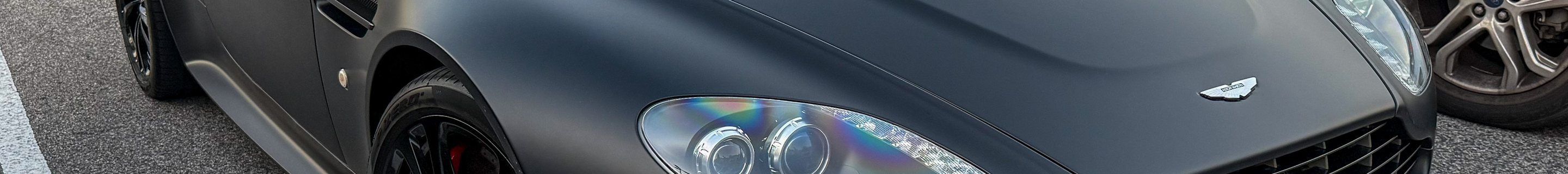 Aston Martin V12 Vantage