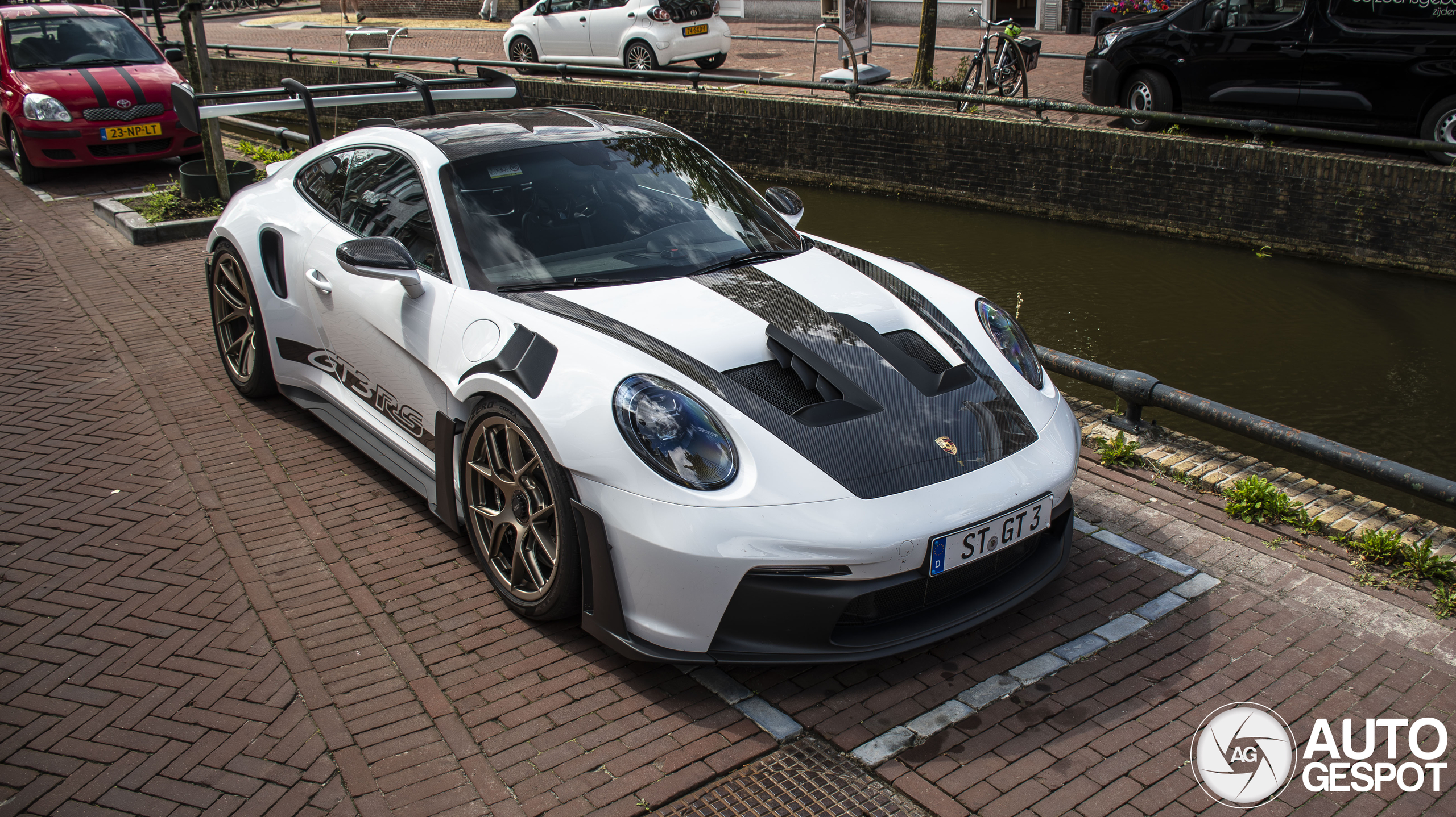 Porsche 992 GT3 RS MkI Weissach Package