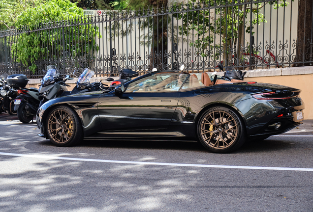Aston Martin DB12 Volante