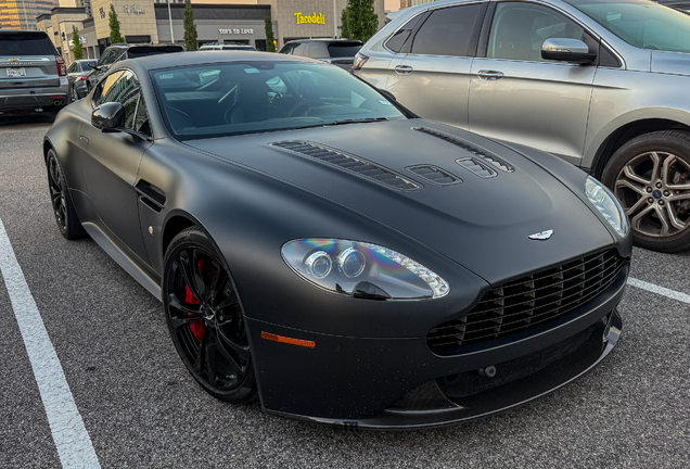 Aston Martin V12 Vantage
